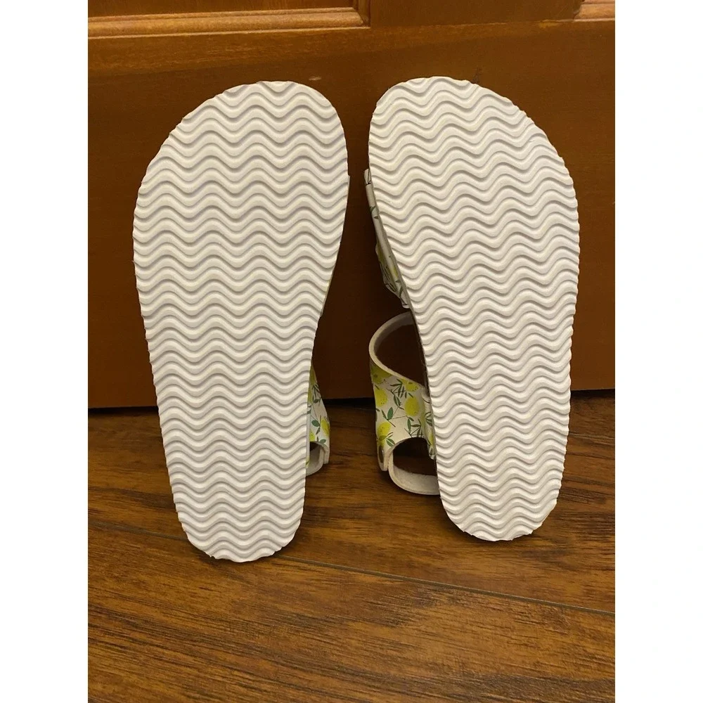 AOBETU Girls Size 4 Double Buckle Leather Sandals Lemons White Yellow Beach